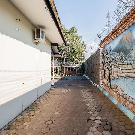 Urbanview Hotel Near Jatim Park 1 By Reddoorz Batu  Exterior photo