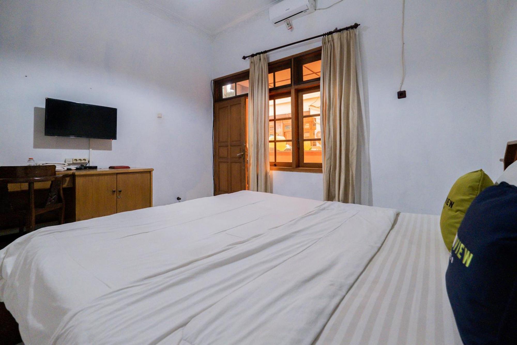 Urbanview Hotel Near Jatim Park 1 By Reddoorz Batu  Exterior photo