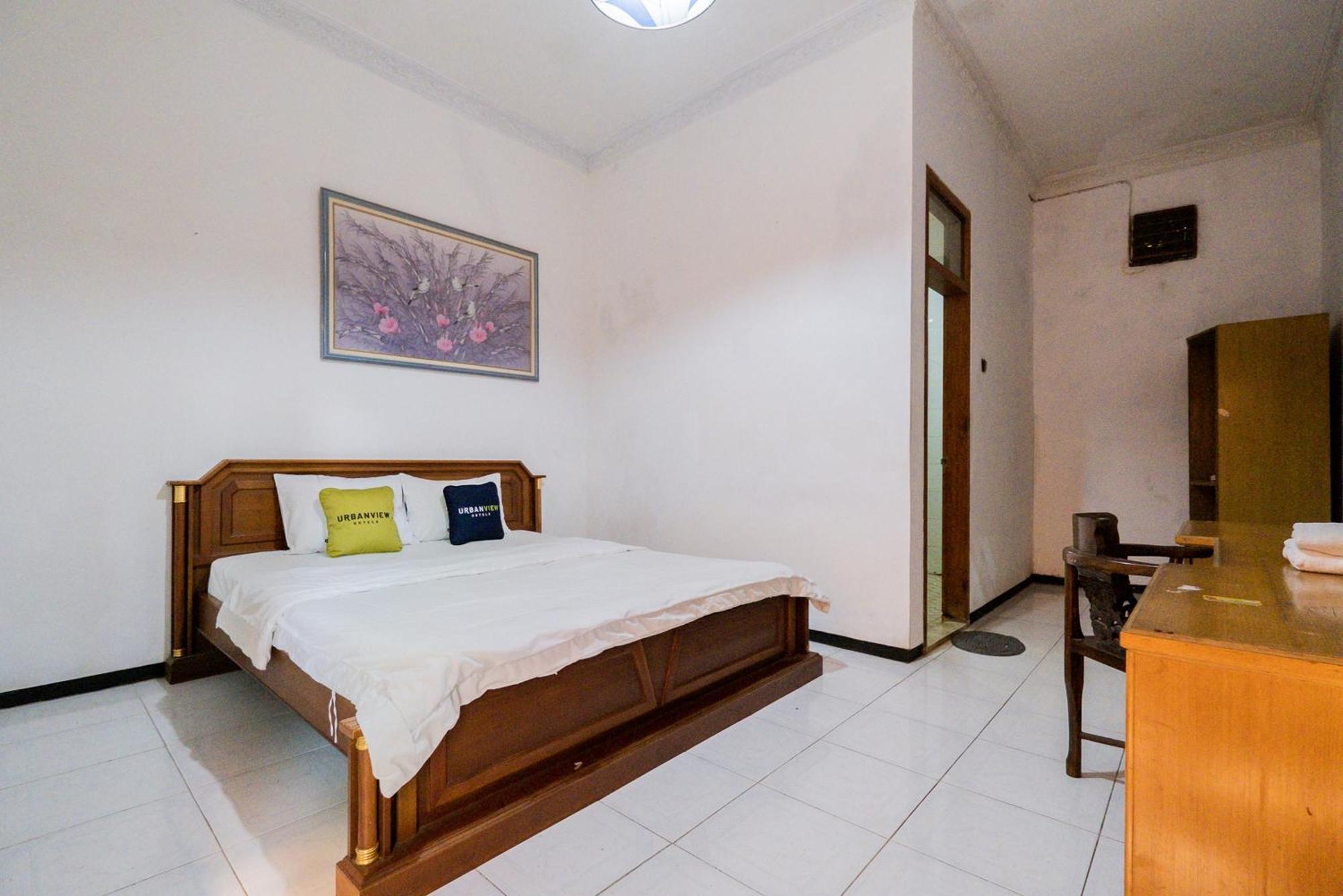 Urbanview Hotel Near Jatim Park 1 By Reddoorz Batu  Exterior photo