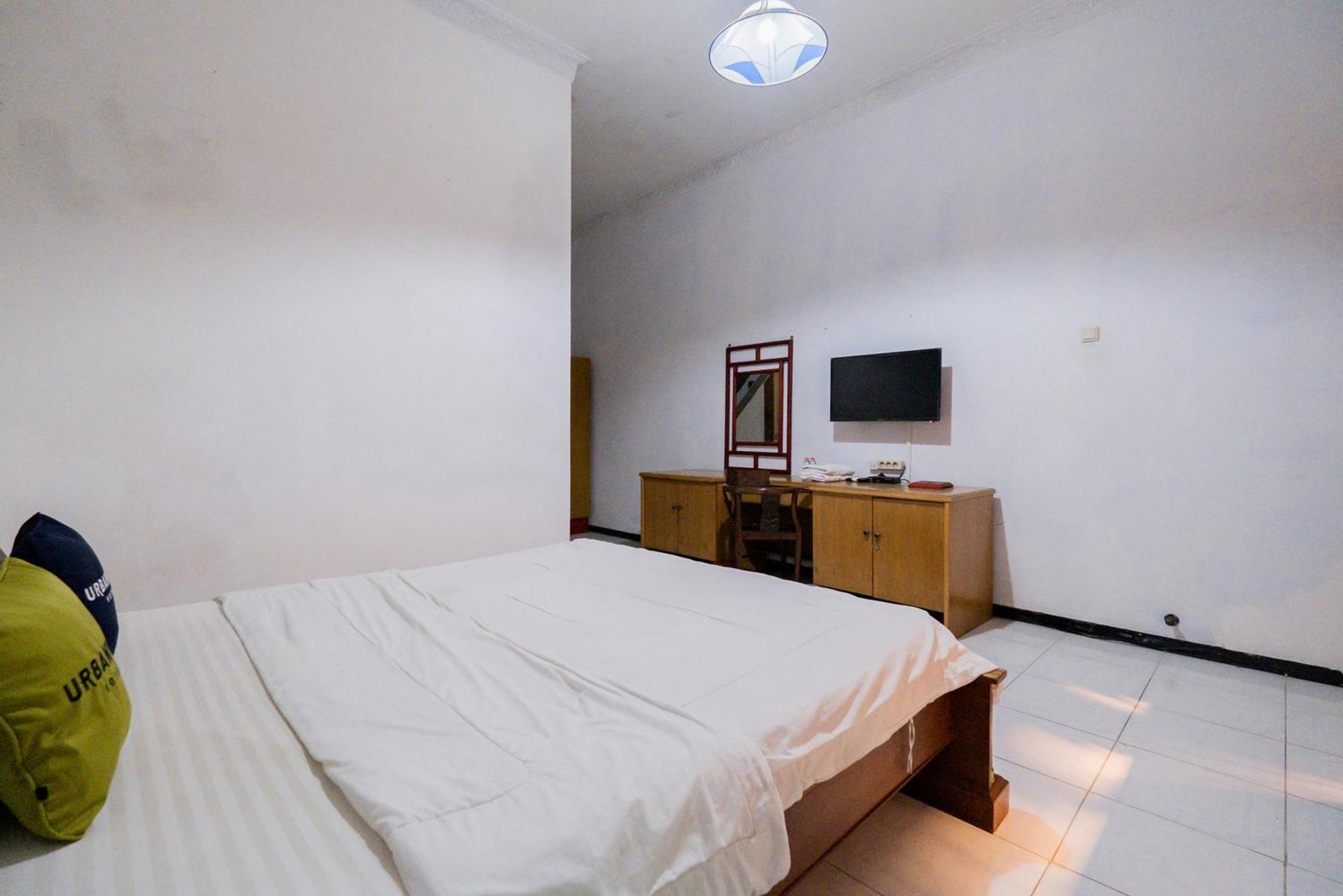 Urbanview Hotel Near Jatim Park 1 By Reddoorz Batu  Exterior photo