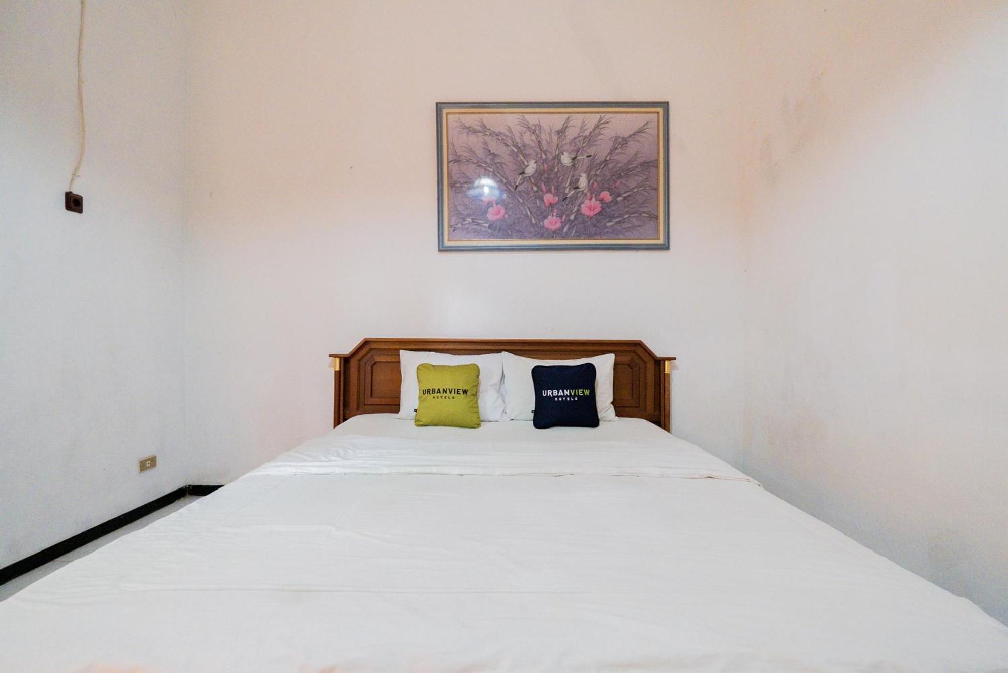 Urbanview Hotel Near Jatim Park 1 By Reddoorz Batu  Exterior photo