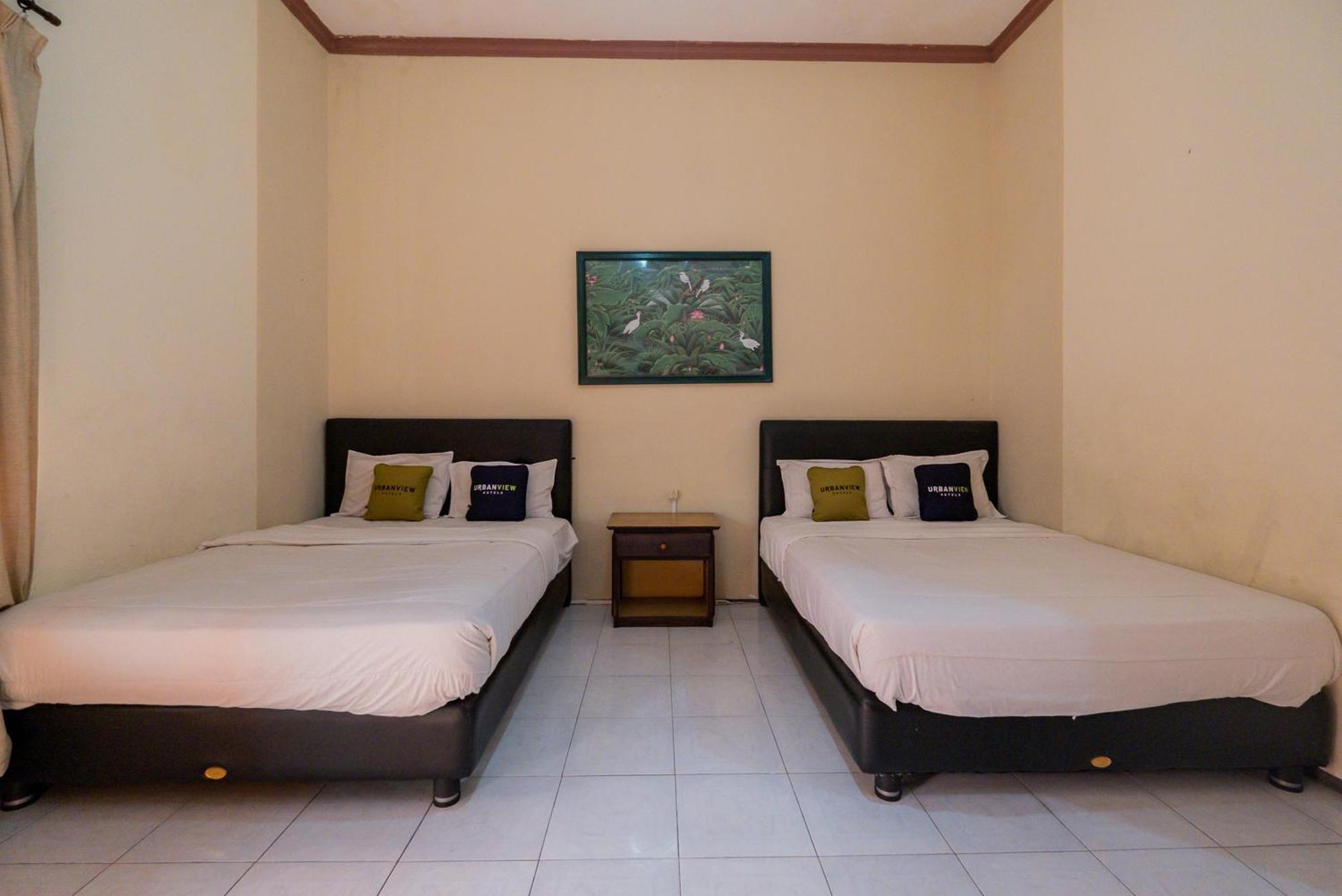 Urbanview Hotel Near Jatim Park 1 By Reddoorz Batu  Exterior photo